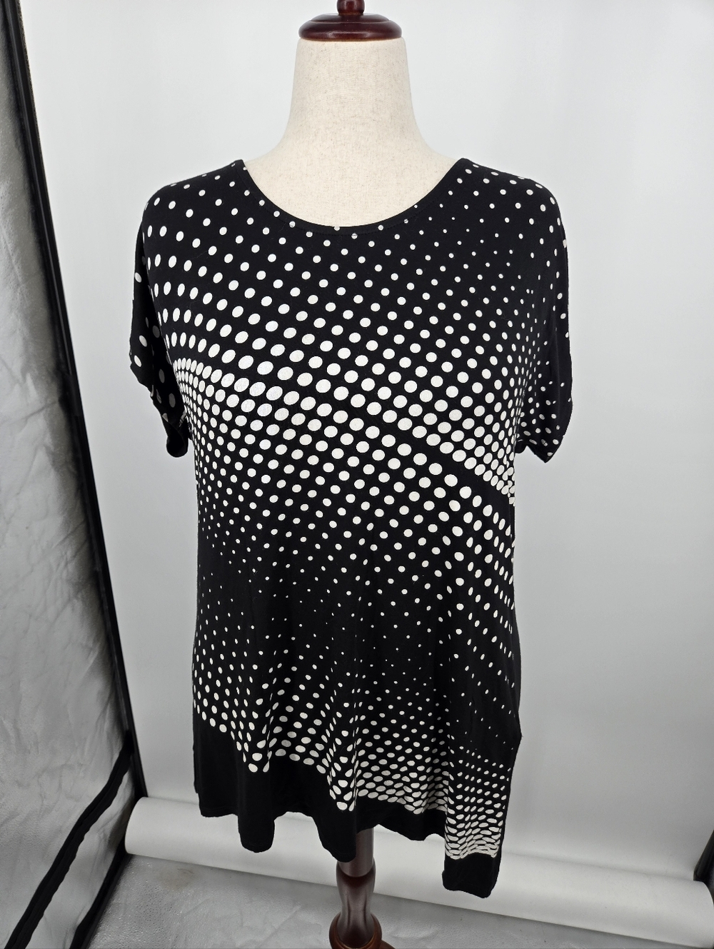 Chico's Black and White Polka Dot Short Sleeve Top Size 2 (Large) 7847